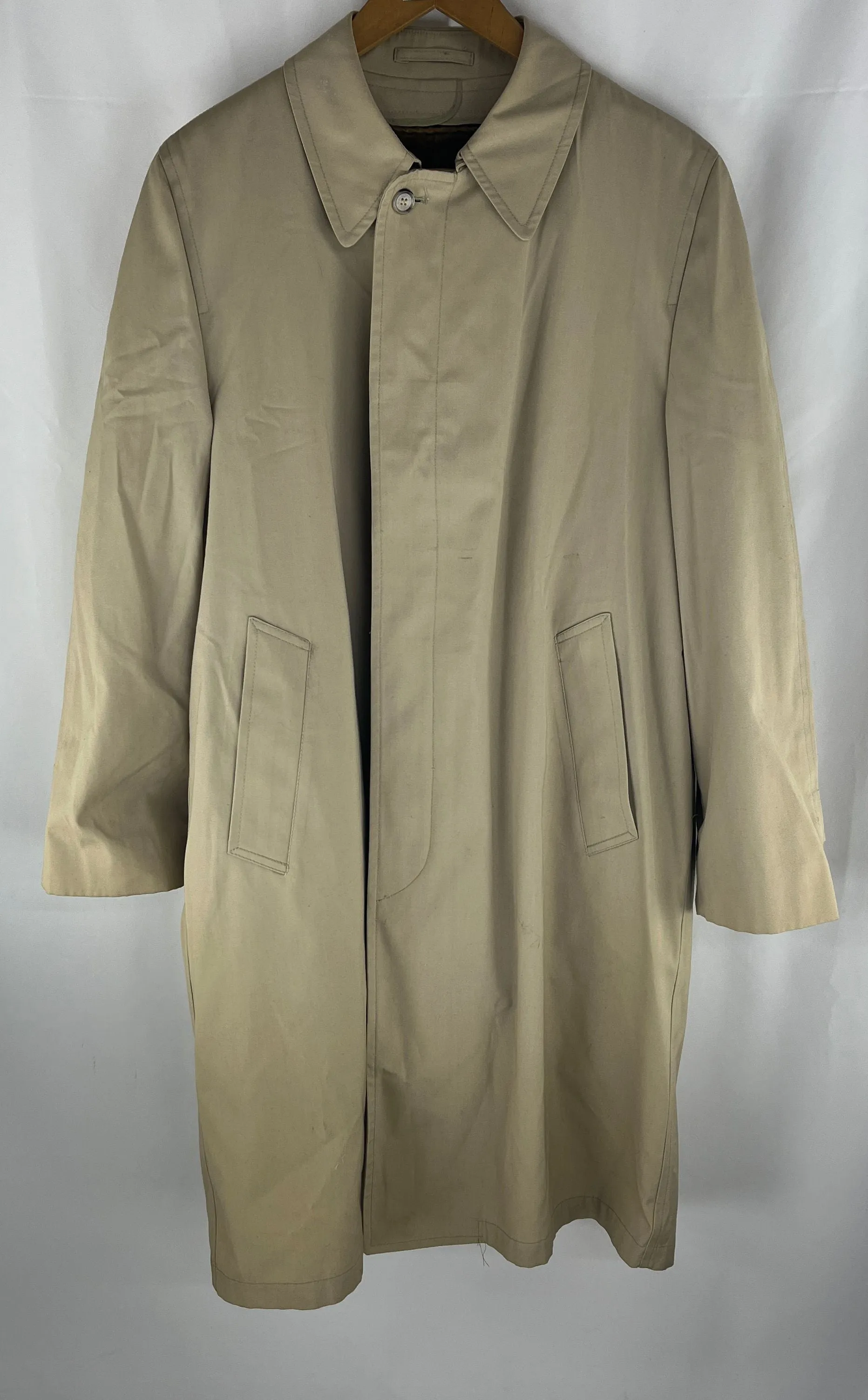 London Fog Men's Tan WP Lined Trench coat - Size 40R